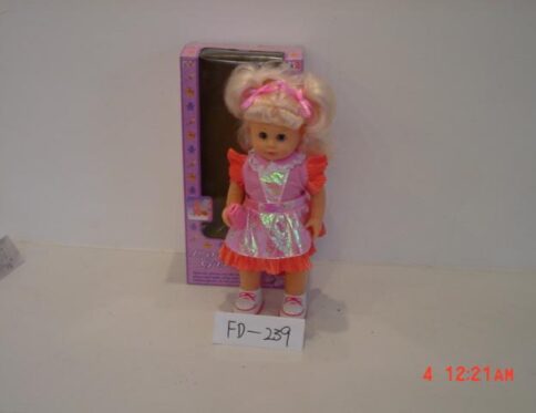 Lovely Mobil Girl Doll